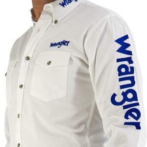 Camisa Wrangler blanca con logo azul en manga